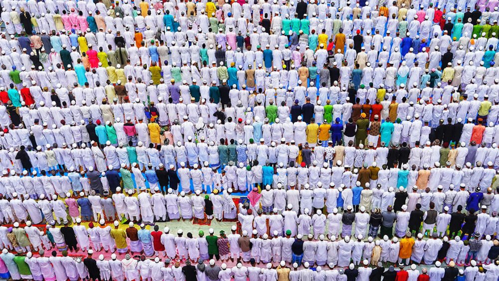 The Light of Jumu’ah: Finding Spiritual Renewal in Our Weekly Gathering